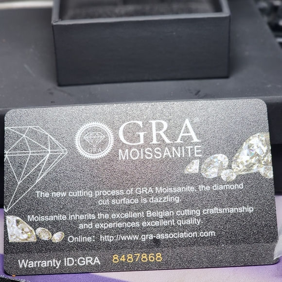 NWT Stunning 1ct Moissanite Engagement Ring w/Paperwork - Picture 17 of 17